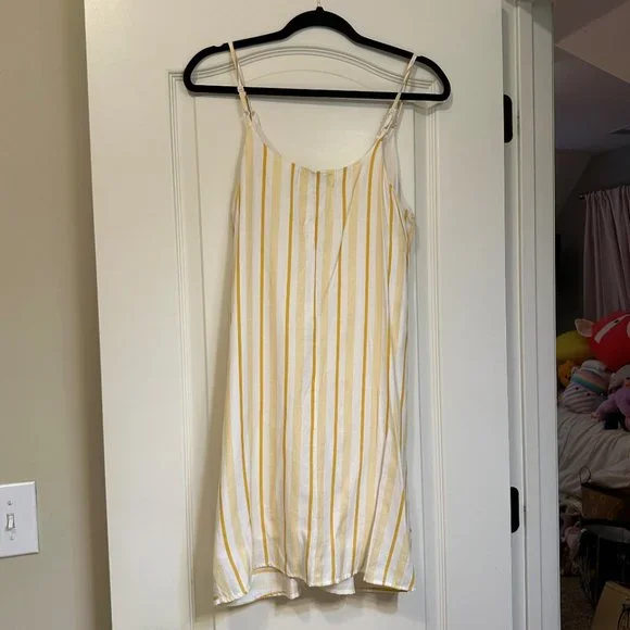 Yellow and White Dress with Front Tie - Picture 2 of 3